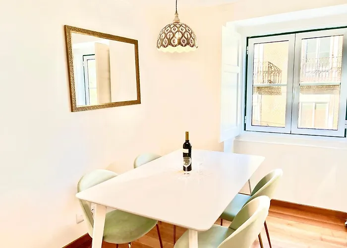 The Star Of Sao Bento * Lisboa